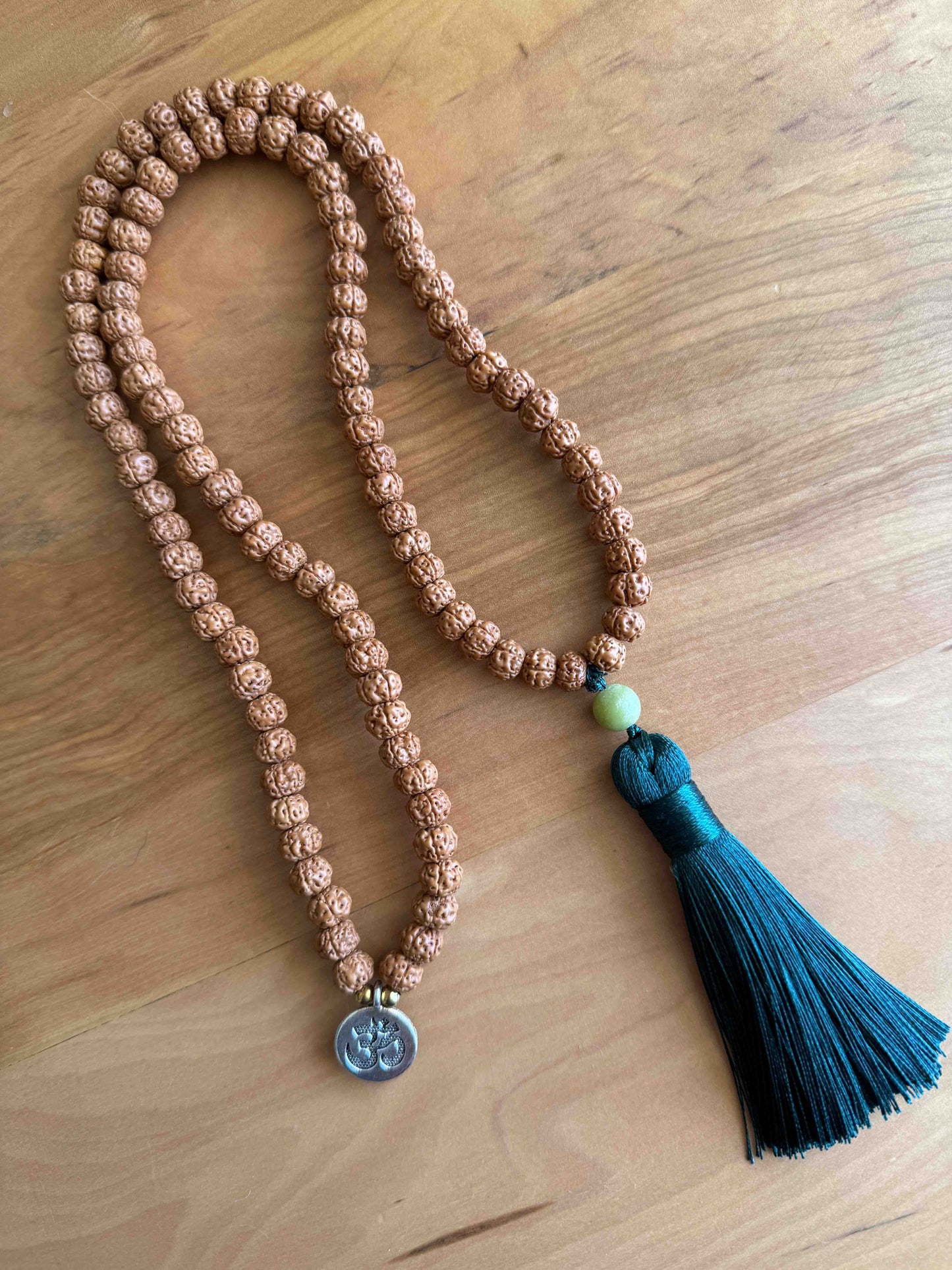 Japa Mala Rudraksha verde