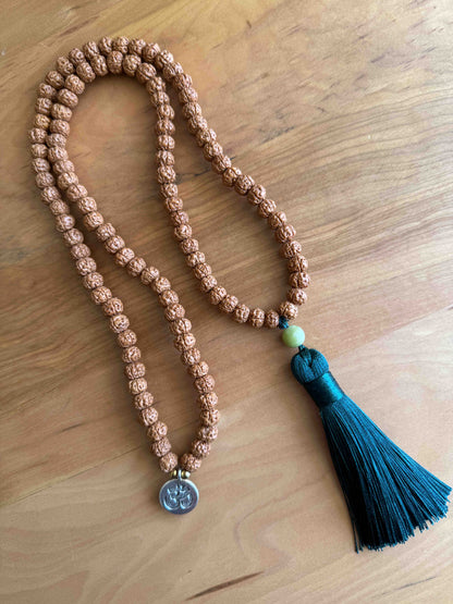 Japa Mala Rudraksha verde